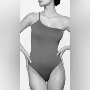 Skims One-Shoulder Bodysuit Black Size S/M NWOT Sleek Minimalist